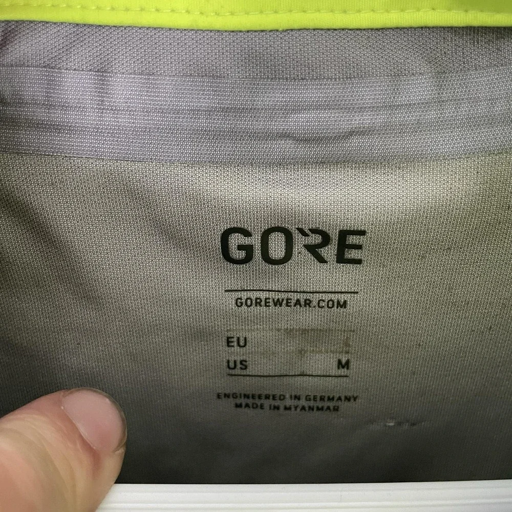 Gore Jacket Mens Medium Black Yellow GORE-TEX Cycling Waterproof Windbreaker